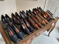 Two-row overview of all twelve pairs on table