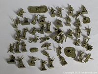 Wide view of all HO scale soldiers and accessories laid out