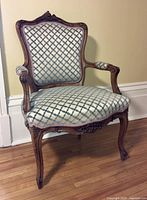 Full right three-quarter view of chair