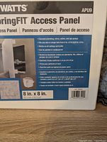 Photo of the front packaging showing panel details and specifications.