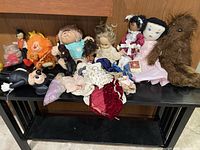 Full lot on black bench