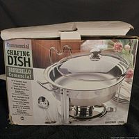 Photo of the original box showing branding, materials, and product features in English and Spanish.