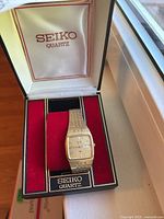 Watch in Seiko Quartz box showing overall presentation