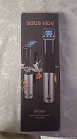 Box front showing Sous Vide SV-1002 immersion circulator image.