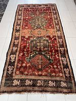 Full length view of rectangular Hamadan rug showing entire design and pattern.