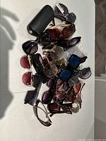 Overview of all sunglasses laid out on table