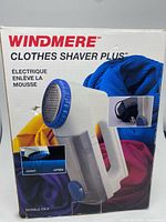 Front of Windmere Clothes Shaver Plus CS-2 box