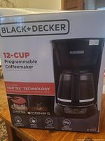 Black+Decker coffeemaker retail box front showing model and features