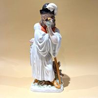 Front view of shepherd figurine