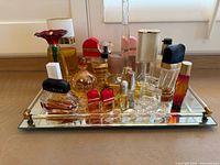 Full overview of tray with all mini bottles