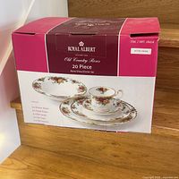 Original box packaging showing brand, series and piece count.