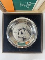 Plate set in wood and velvet mount inside original box