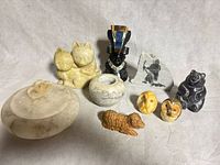 Group shot showing all items in the lot