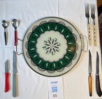 All items arranged around tray front view