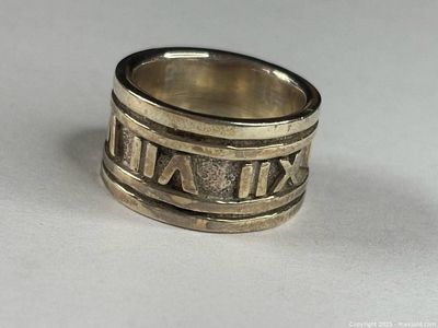 925 Sterling silver Roman numerals ring | Maxsold
