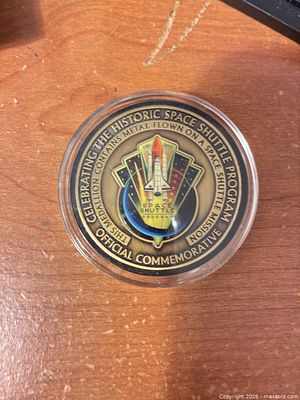 NASA space shuttle flown commemorative medallion | Maxsold