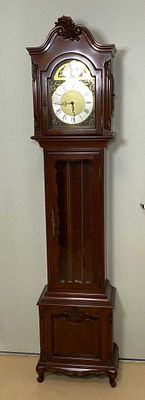 Hentschel's mahogany grandmother clock | Maxsold