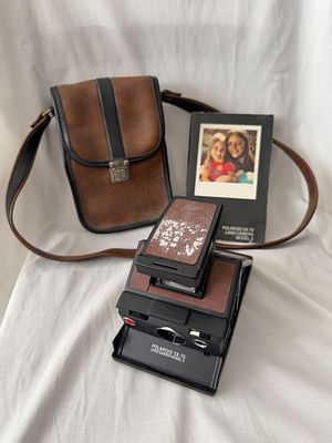 Polaroid SX-70 Land Camera Model 3 with case | Maxsold