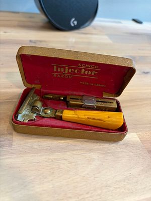 Schick Injector Safety Razor Set | Maxsold