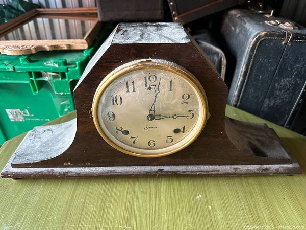 Sessions mantel clock with key and pendulum | Maxsold