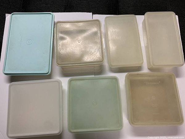 Vintage Tupperware plastic containers with lids | Maxsold