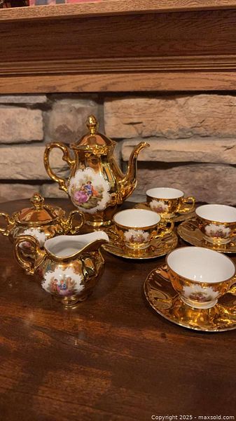 Bavaria porcelain tea set with heavy gold gilt trim | Maxsold