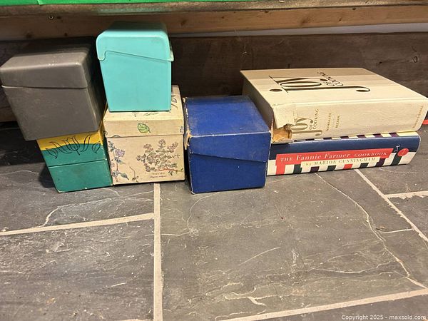 2 cookbooks & 5 recipe card boxes | Maxsold