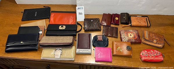 Leather key case wallets and assorted coin purses | Maxsold
