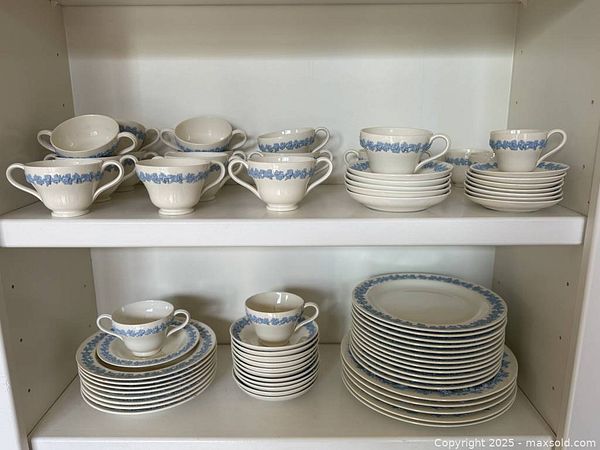 Queensware Identification Wedgwood Embossed Queensware #2243 service | Maxsold