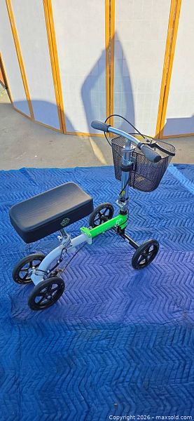 KneeRover GO knee scooter | Maxsold