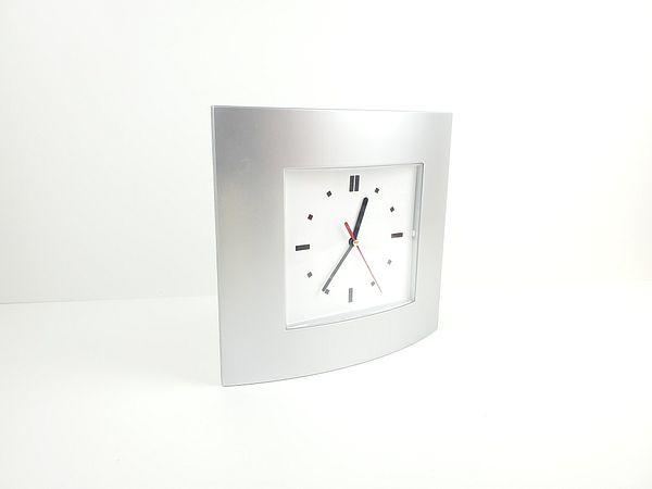 1999 IKEA Dragby quartz wall clock | Maxsold
