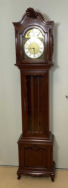 Hentschel's mahogany grandmother clock | Maxsold