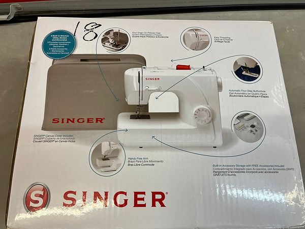Singer sewing machine with 8 built-in stitches | Maxsold